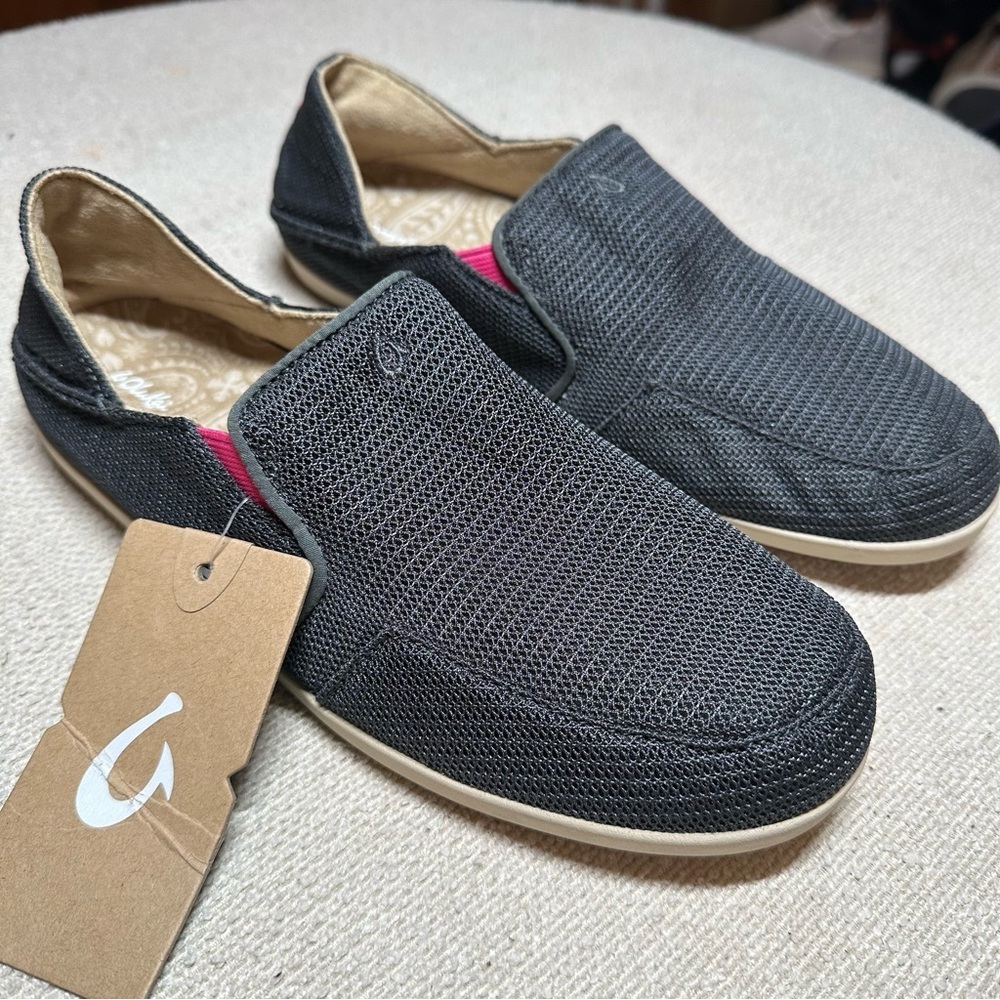 Olukai Slip on shoes